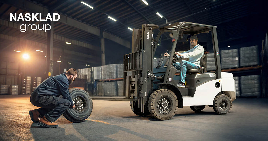 Сервис по замене шин погрузчика. Услуга по замене шин у погрузчиков вилочных и фронтальных. Обслуживание шин для погрузчиков: обеспечьте максимальную готовность техники с новыми покрышками и профессиональным тестированием на вашем предприятии